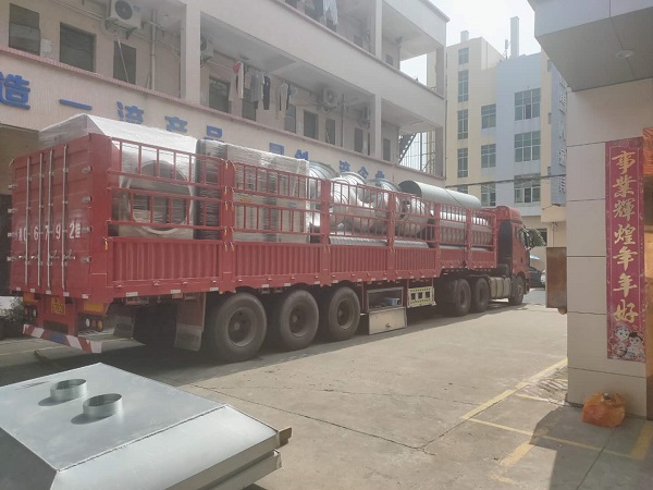 深圳絲印廢氣處理4萬風(fēng)量UV光解活性炭吸附箱發(fā)貨